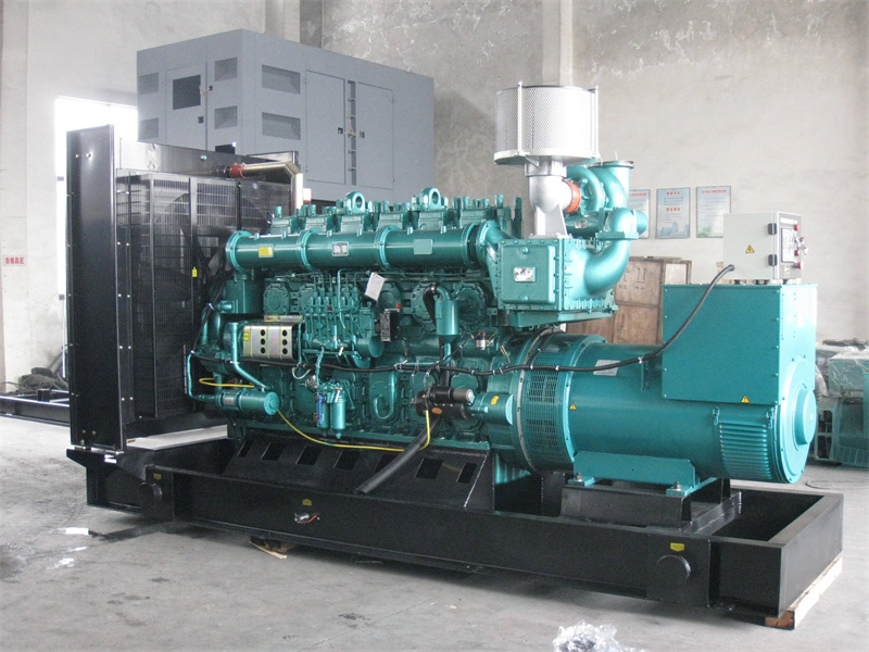 兴义200KW 柴油发电机的油耗是多少？