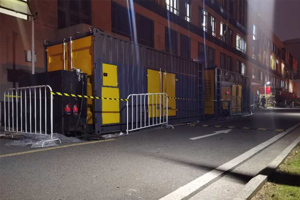 兴义柴油发电机组的输出电压是如何调节的？