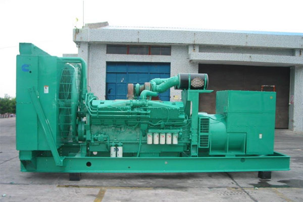 兴义工厂发电机应急发电时如何更准确地检查发电机状态？