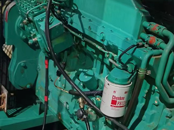 兴义如何确定新的发电机组控制系统是否与原系统兼容？